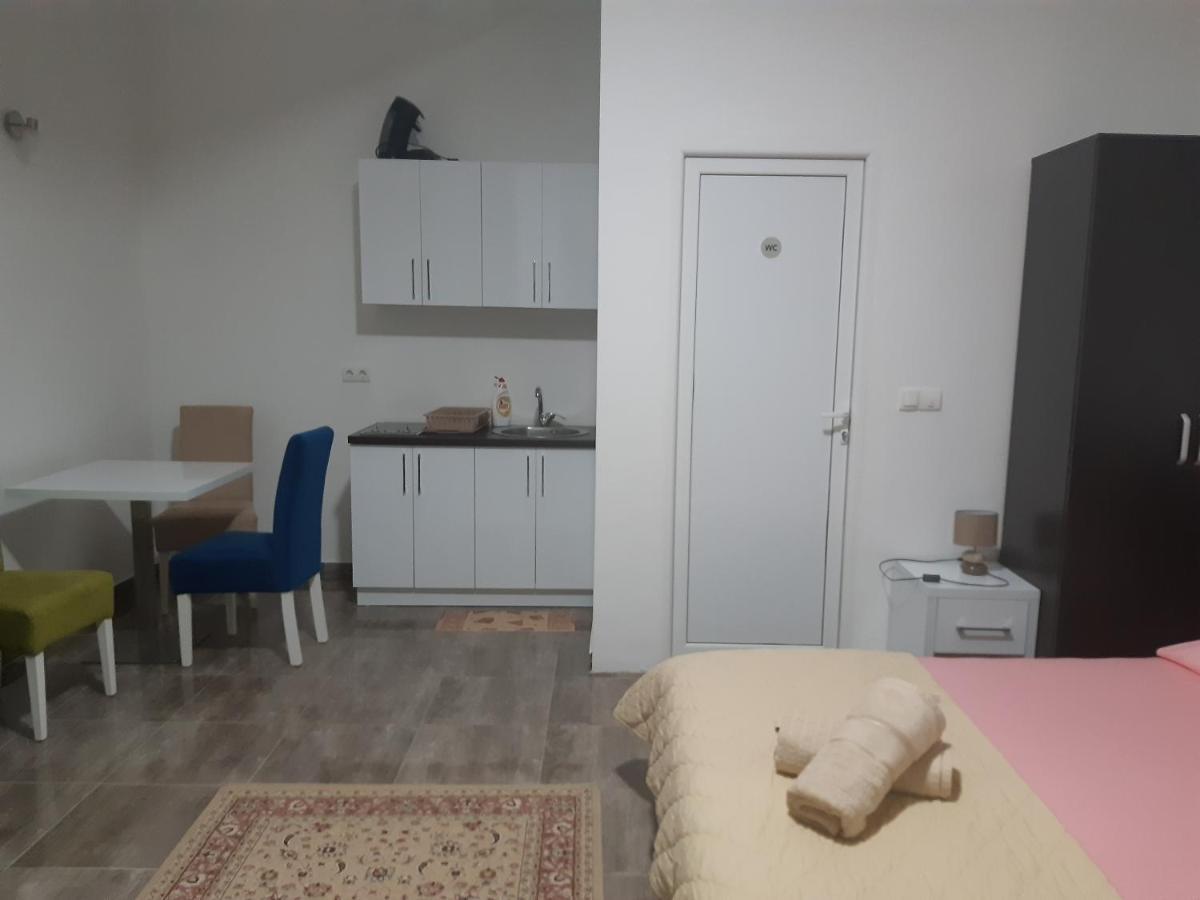Zara Apartments 乌尔齐尼 外观 照片